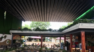 Mái xếp có phù hợp cho quán cà phê?